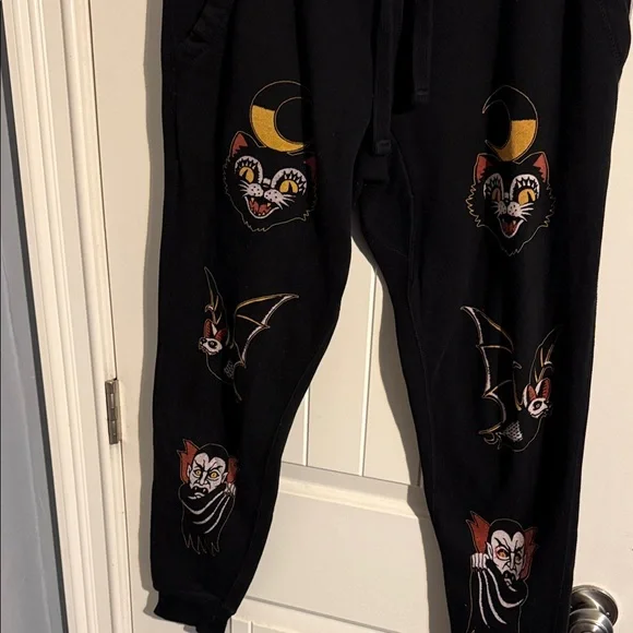 Blackcraft Black Graphic Vampire Bat Joggers XL - Picture 2 of 4